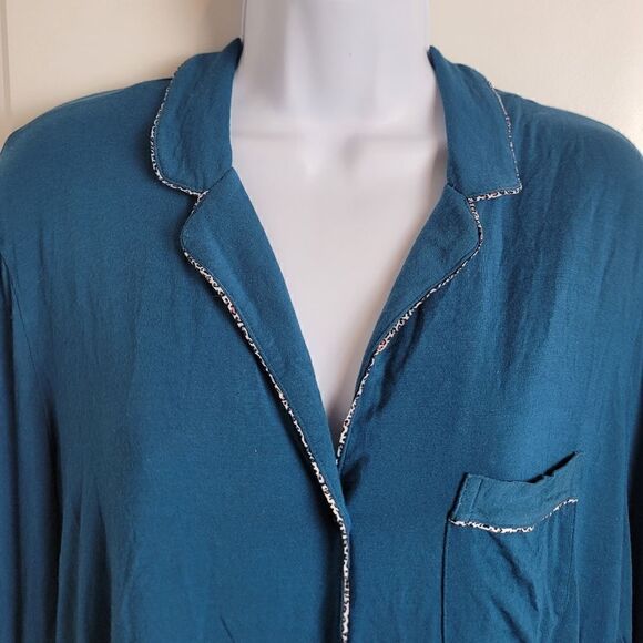 VICTORIA'S SECRET Button Down Sleep Top - Picture 4 of 10